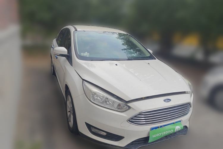 Used Ford Focus 2015 Sedan 1.6L Manual Comfort Model Front Right 45 Deg