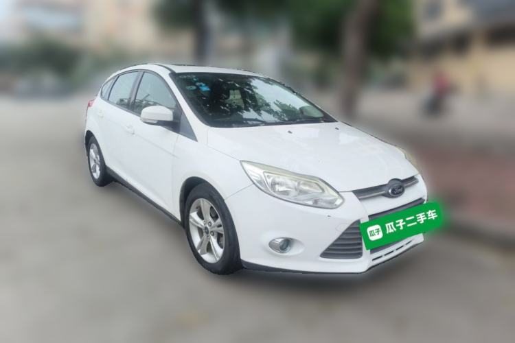 Used Ford Focus 2015 Hatchback 1.6L Automatic Fashion Edition Front Right 45 Deg