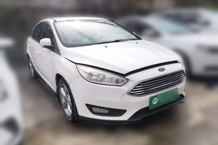 Used Ford Focus 2015 Sedan 1.6L Manual Comfort Model Front Right 45 Deg