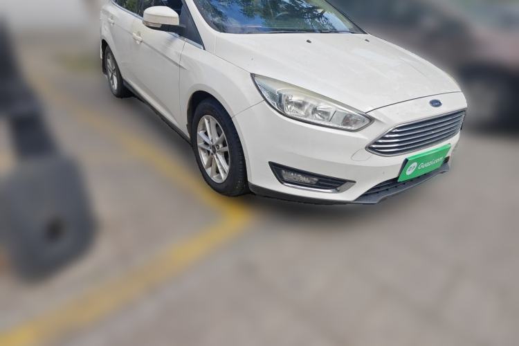 Used Ford Focus 2015 Sedan EcoBoost 180 Automatic Elite Model Front Right 45 Deg