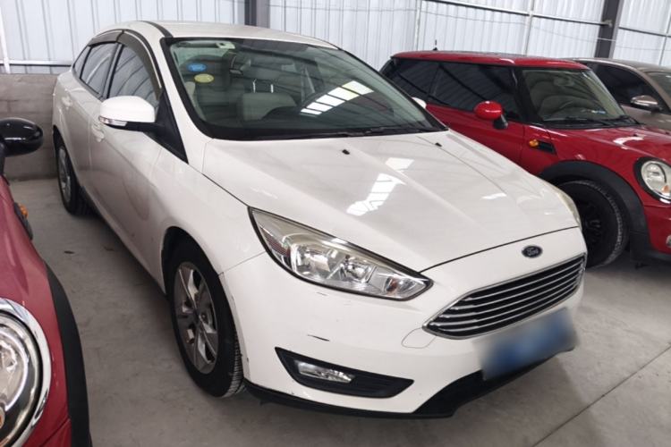 Used Ford Focus 2015 Sedan 1.6L Automatic Comfort Model Front Right 45 Deg