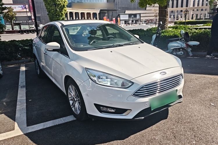 Used Ford Focus 2015 Sedan EcoBoost 180 Automatic Flagship Model Front Right 45 Deg