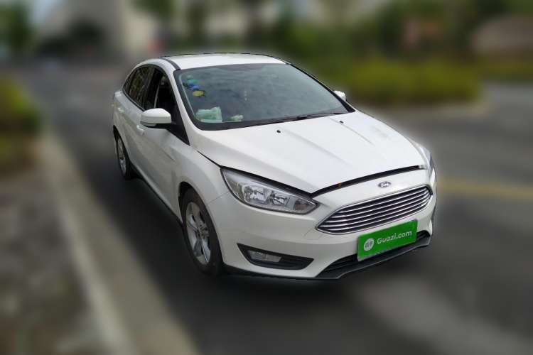 Used Ford Focus 2015 Sedan 1.6L Automatic Comfort Model Front Right 45 Deg