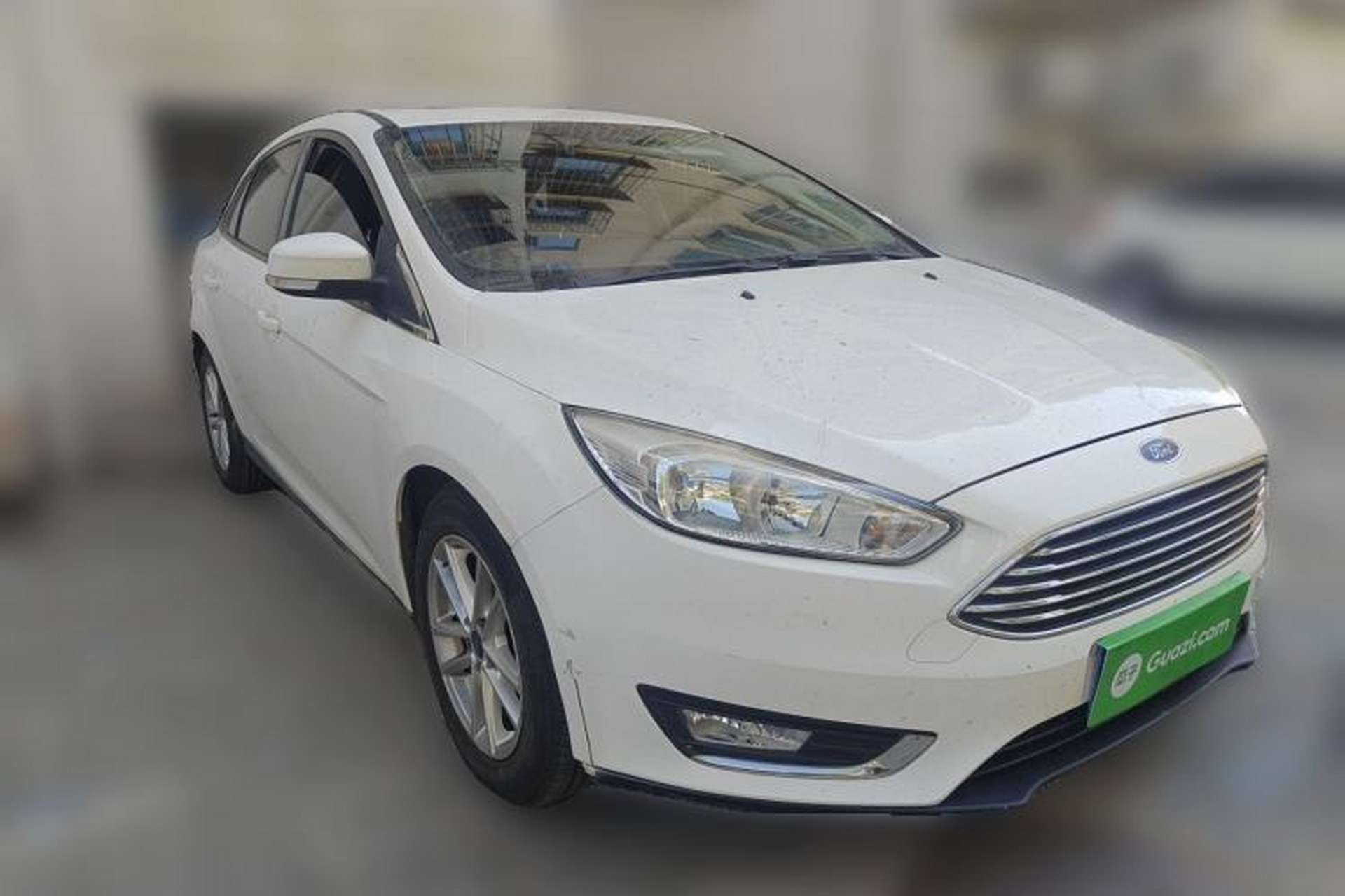Used Ford Focus 2015 Sedan EcoBoost 125 Manual – Ultra-Style Edition Front Right 45 Deg