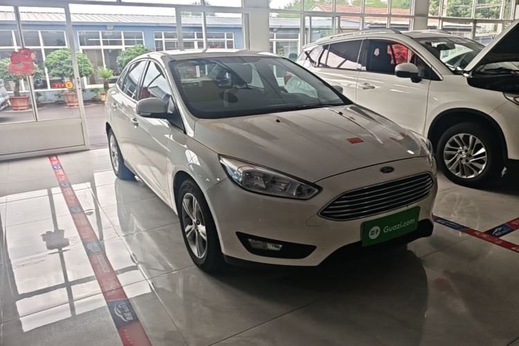 Used Ford Focus 2015 Sedan 1.6L Manual Comfort Model Front Right 45 Deg