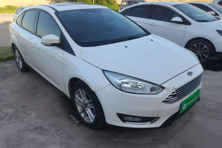 Used Ford Focus 2015 Sedan 1.6L Automatic Trend Model Front Right 45 Deg