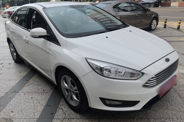 Used Ford Focus 2015 Sedan 1.6L Automatic Comfort Model Front Right 45 Deg
