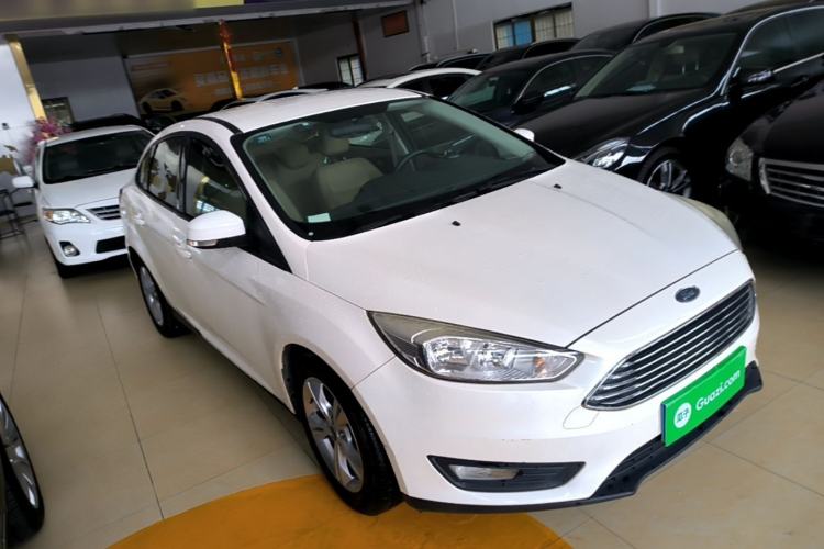 Used Ford Focus 2015 Sedan 1.6L Automatic Comfort Model Front Right 45 Deg