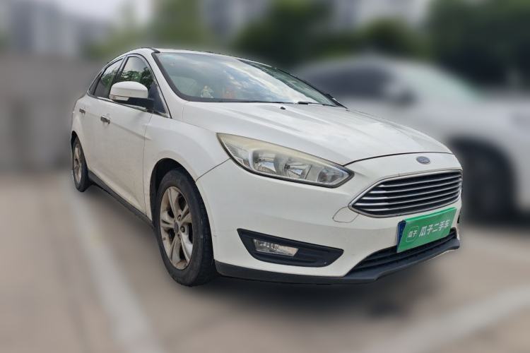 Used Ford Focus 2015 Sedan 1.6L Manual Comfort Model Front Right 45 Deg