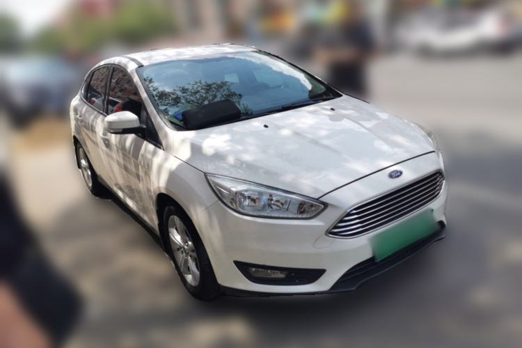 Used Ford Focus 2015 Sedan 1.6L Automatic Comfort Model Front Right 45 Deg