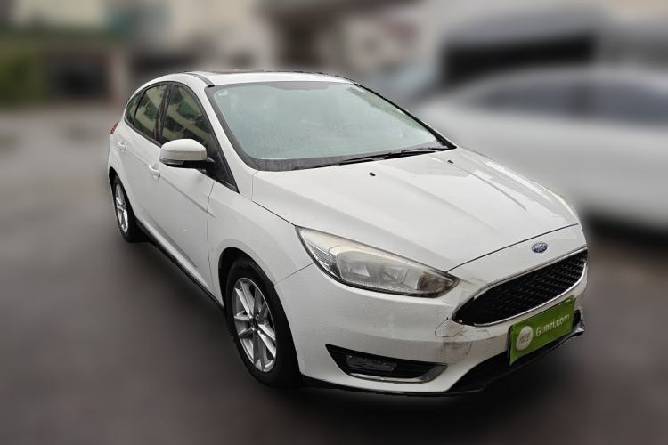 Used Ford Focus 2015 Hatchback 1.6L Automatic Fashion Edition Front Right 45 Deg