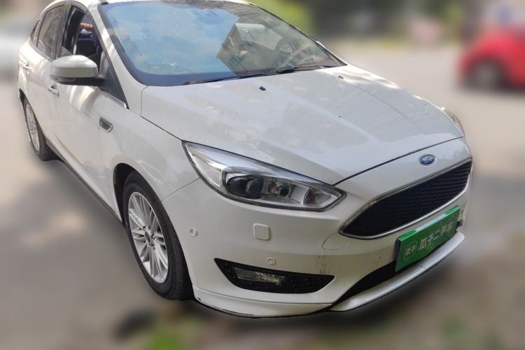 Used Ford Focus 2015 Sedan EcoBoost 180 Automatic Flagship Model Front Right 45 Deg