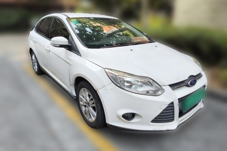 Used Ford Focus 2015 Sedan 1.6L Manual Comfort Model Front Right 45 Deg