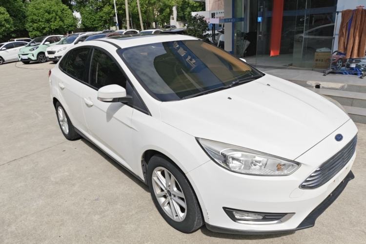 Used Ford Focus 2015 Sedan 1.6L Manual Fashion Edition Front Right 45 Deg