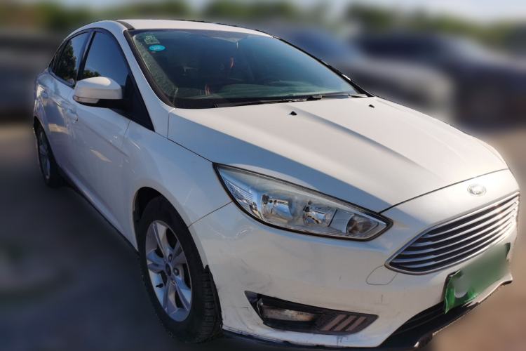 Used Ford Focus 2015 Sedan 1.6L Automatic Comfort Model Front Right 45 Deg