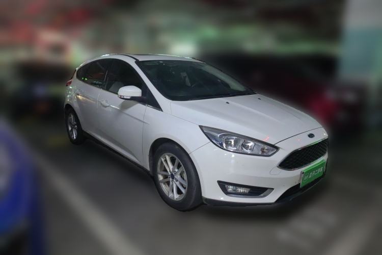Used Ford Focus 2015 Hatchback EcoBoost 180 Automatic Elite Model Front Right 45 Deg
