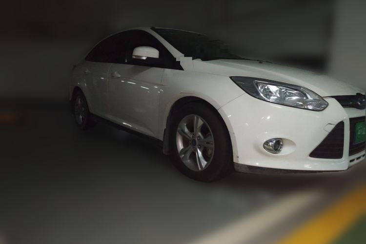 Used Ford Focus 2015 Sedan 1.6L Automatic Trend Model Front Right 45 Deg