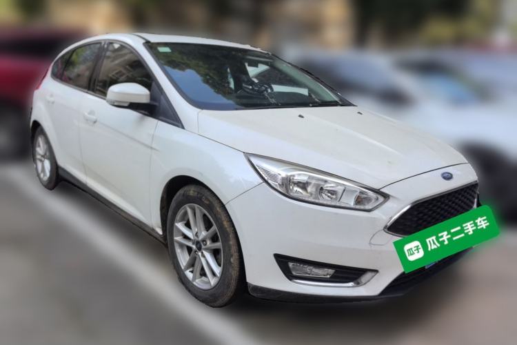 Used Ford Focus 2015 Hatchback 1.6L Automatic Fashion Edition Front Right 45 Deg