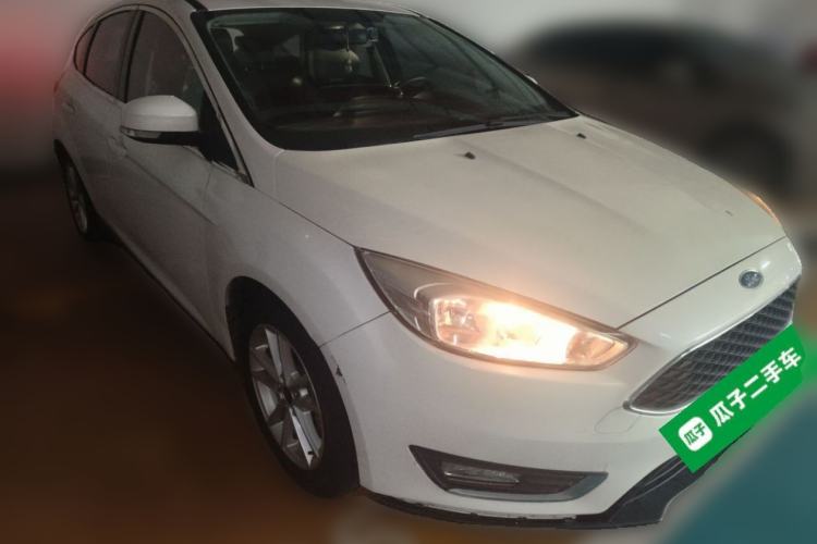 Used Ford Focus 2015 Hatchback 1.6L Automatic Fashion Edition Front Right 45 Deg