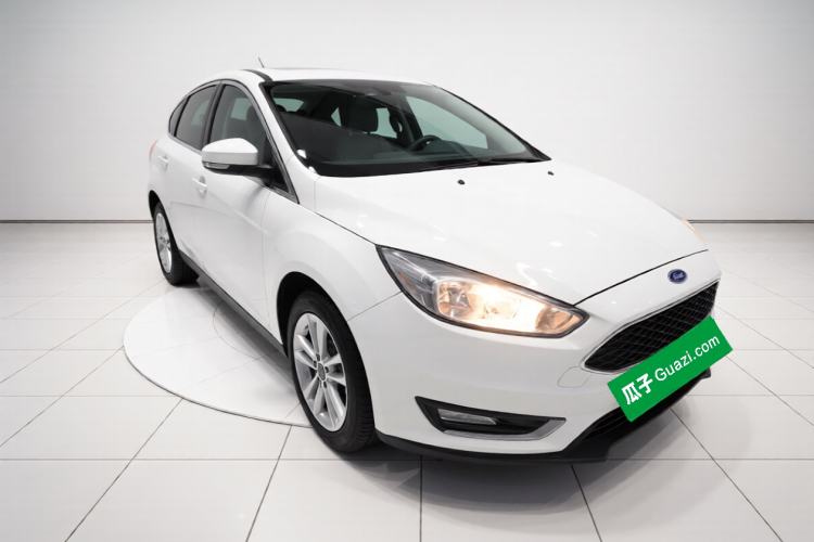 Used Ford Focus 2015 Hatchback 1.6L Automatic Fashion Edition Front Right 45 Deg