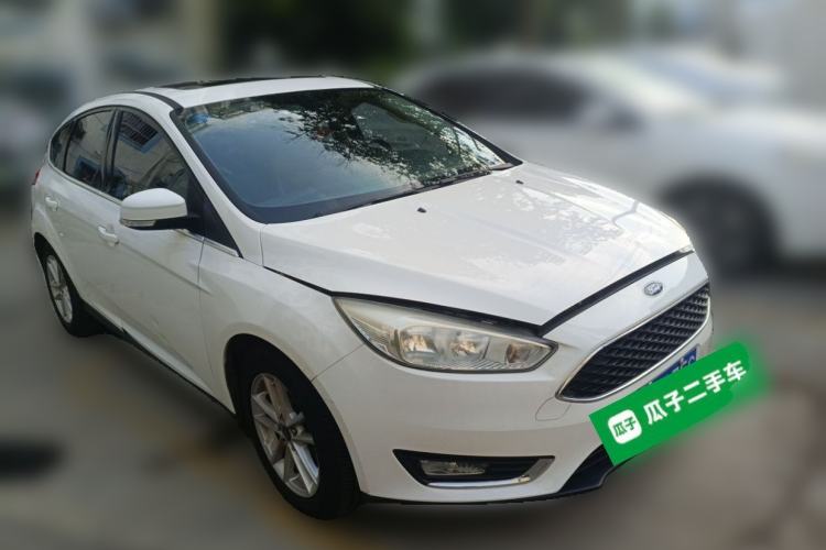 Used Ford Focus 2015 Hatchback EcoBoost 180 Automatic Elite Model Front Right 45 Deg