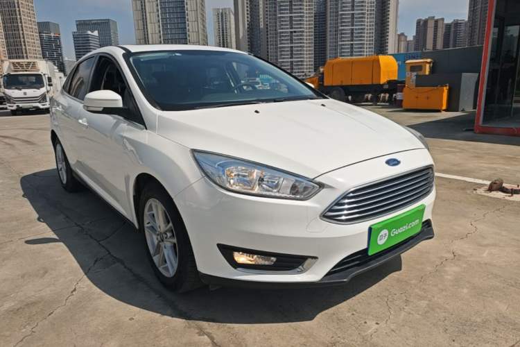 Used Ford Focus 2015 Sedan EcoBoost 180 Automatic Elite Model Front Right 45 Deg