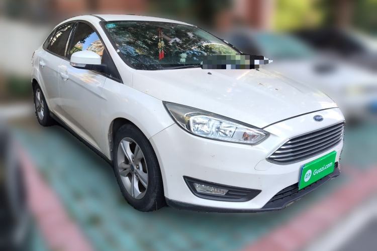 Used Ford Focus 2015 Sedan 1.6L Automatic Comfort Model Front Right 45 Deg