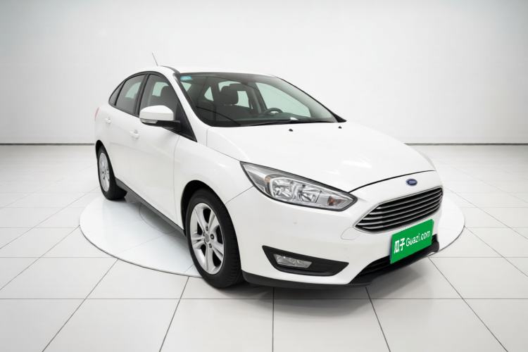 Used Ford Focus 2015 Sedan 1.6L Automatic Comfort Model Front Right 45 Deg