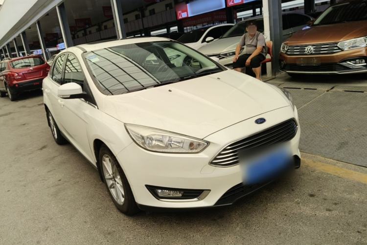 Used Ford Focus 2015 Sedan EcoBoost 180 Automatic Elite Model Front Right 45 Deg