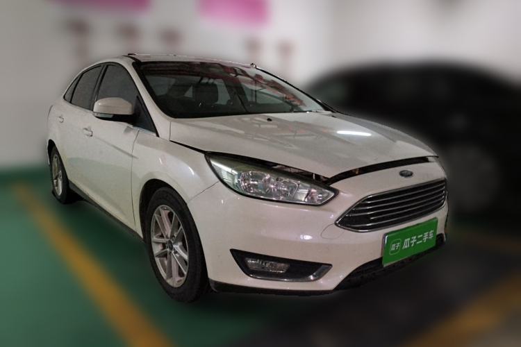 Used Ford Focus 2015 Sedan EcoBoost 180 Automatic Elite Model Front Right 45 Deg