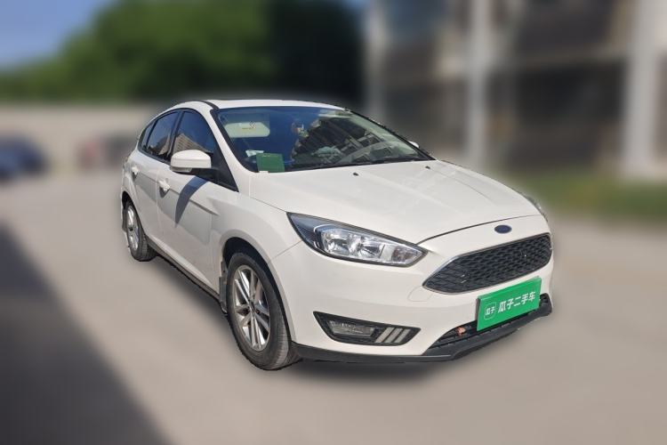 Used Ford Focus 2015 Hatchback 1.6L Manual Fashion Edition Front Right 45 Deg