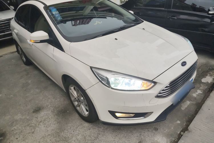 Used Ford Focus 2015 Sedan 1.6L Automatic Trend Model Front Right 45 Deg