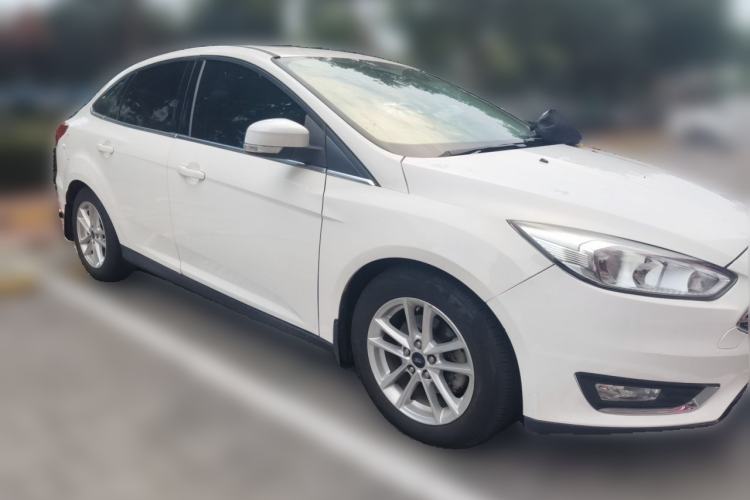 Used Ford Focus 2015 Sedan EcoBoost 180 Automatic Elite Model Front Right 45 Deg