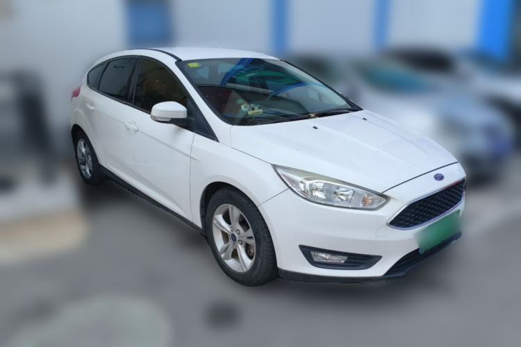 Used Ford Focus 2015 Hatchback 1.6L Manual Comfort Edition Front Right 45 Deg