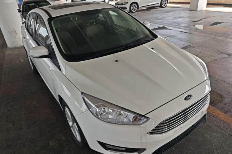 Used Ford Focus 2015 Sedan 1.6L Automatic Trend Model Front Right 45 Deg