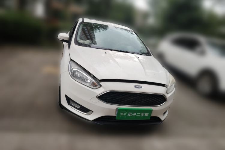 Used Ford Focus 2015 Hatchback 1.6L Automatic Fashion Edition Front Right 45 Deg