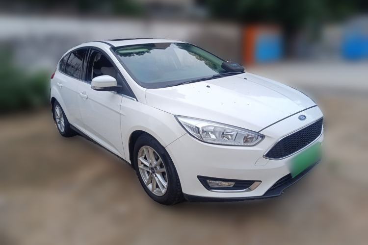 Used Ford Focus 2015 Hatchback EcoBoost 180 Automatic Elite Model Front Right 45 Deg