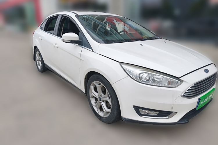 Used Ford Focus 2015 Sedan EcoBoost 180 Automatic Elite Model Front Right 45 Deg