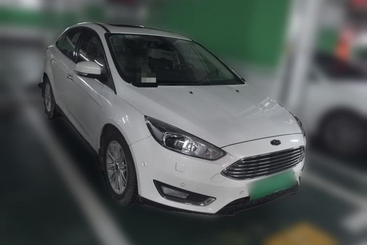 Used Ford Focus 2015 Sedan EcoBoost 180 Automatic Flagship Model Front Right 45 Deg