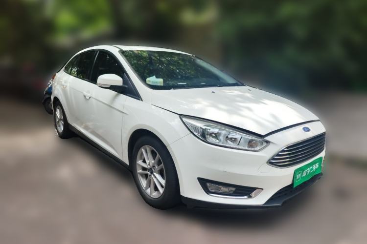 Used Ford Focus 2015 Sedan EcoBoost 125 Automatic Supreme Style Edition Front Right 45 Deg