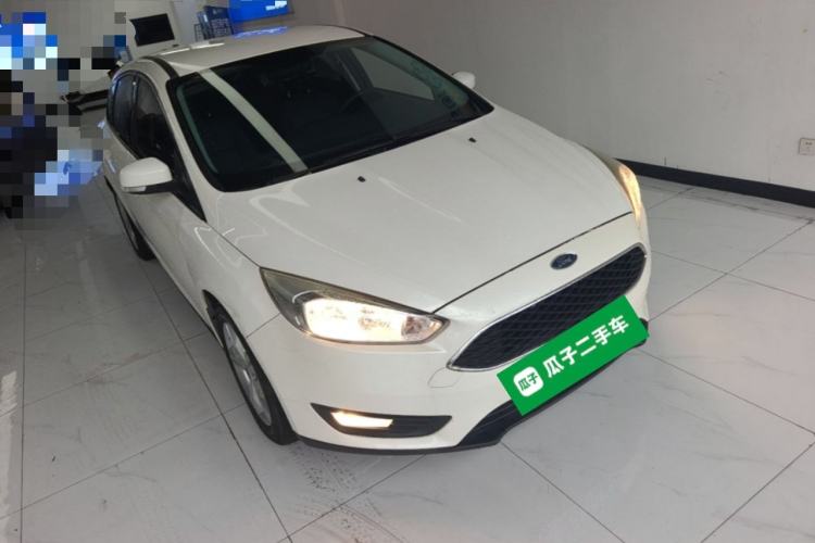 Used Ford Focus 2015 Hatchback 1.6L Automatic Comfort Model Front Right 45 Deg