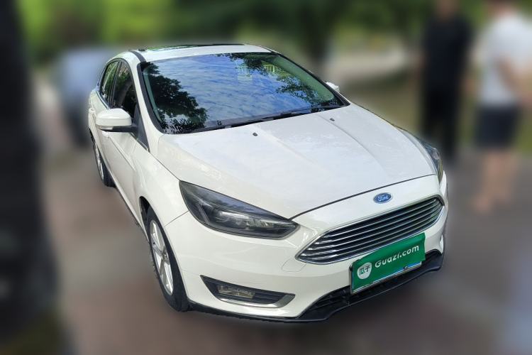 Used Ford Focus 2015 Sedan EcoBoost 180 Automatic Elite Model Front Right 45 Deg