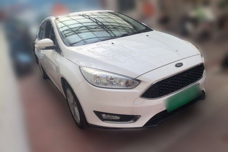 Used Ford Focus 2015 Hatchback 1.6L Automatic Fashion Edition Front Right 45 Deg
