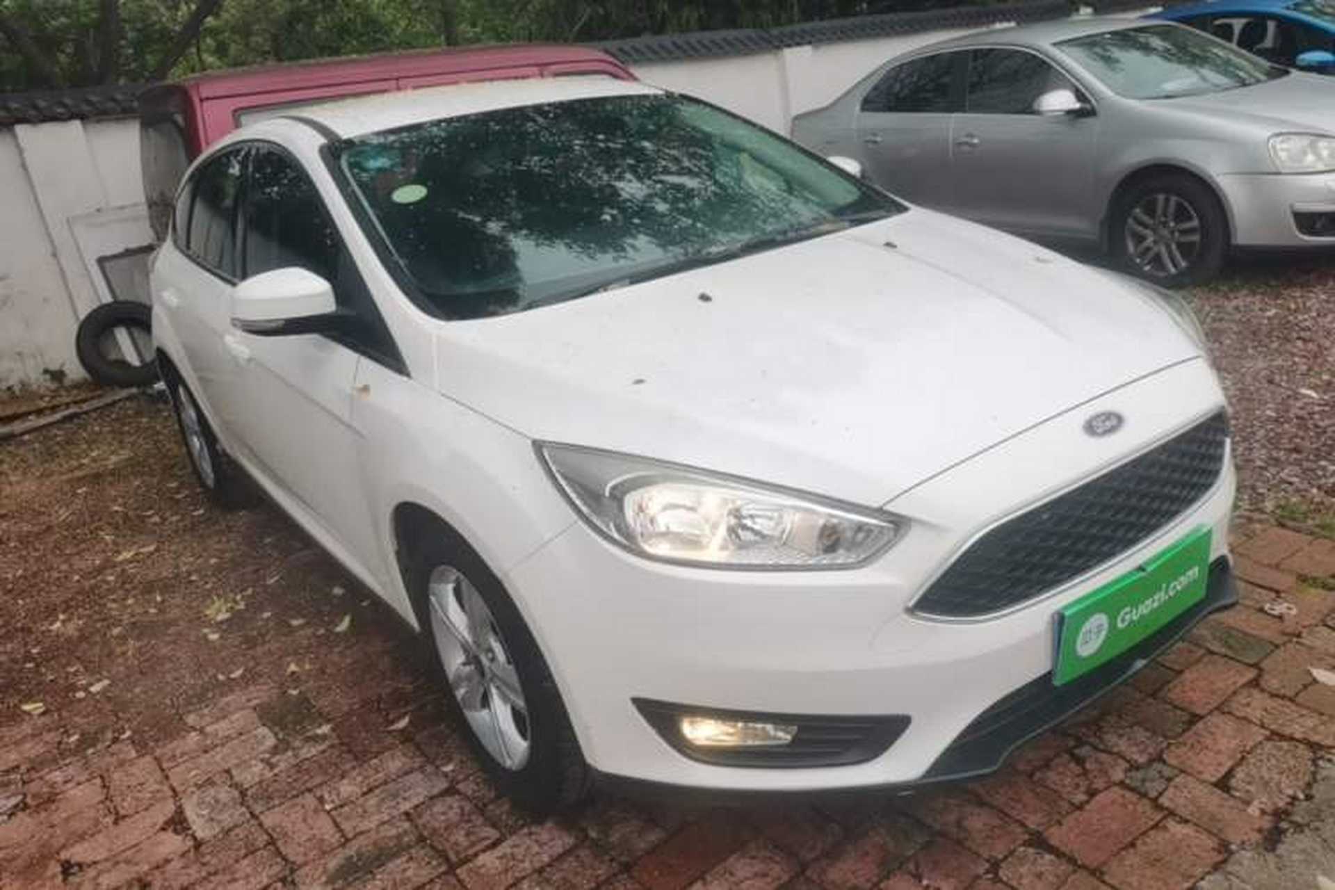 Used Ford Focus 2015 Hatchback 1.6L Manual Comfort Edition Front Right 45 Deg