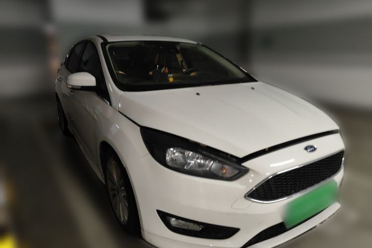 Used Ford Focus 2015 Hatchback EcoBoost 180 Automatic Sport Model Front Right 45 Deg