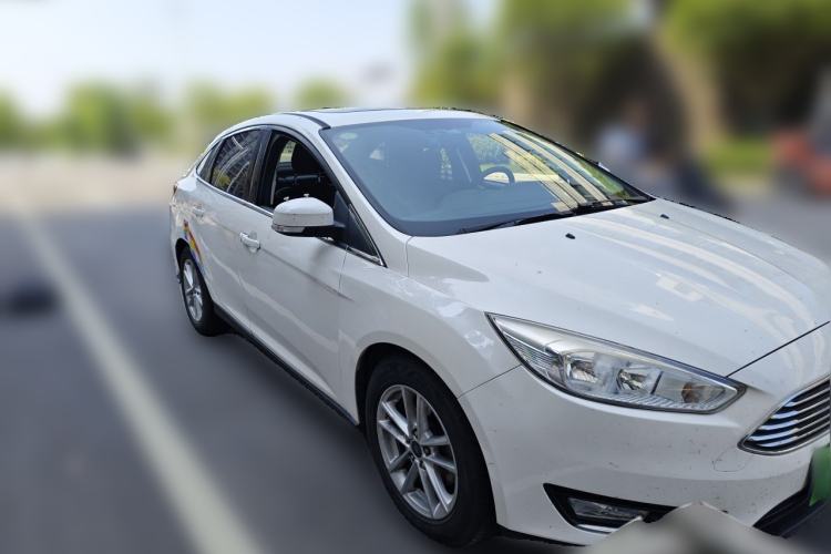 Used Ford Focus 2015 Sedan 1.6L Automatic Trend Model Front Right 45 Deg
