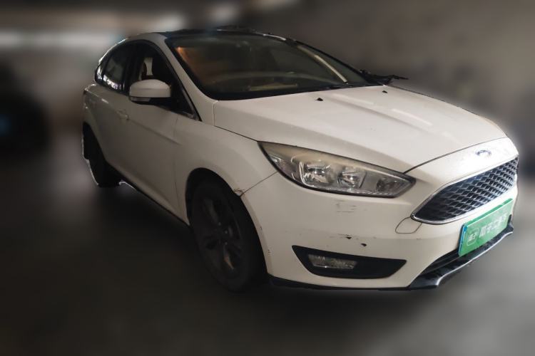 Used Ford Focus 2015 Hatchback 1.6L Automatic Comfort Model Front Right 45 Deg