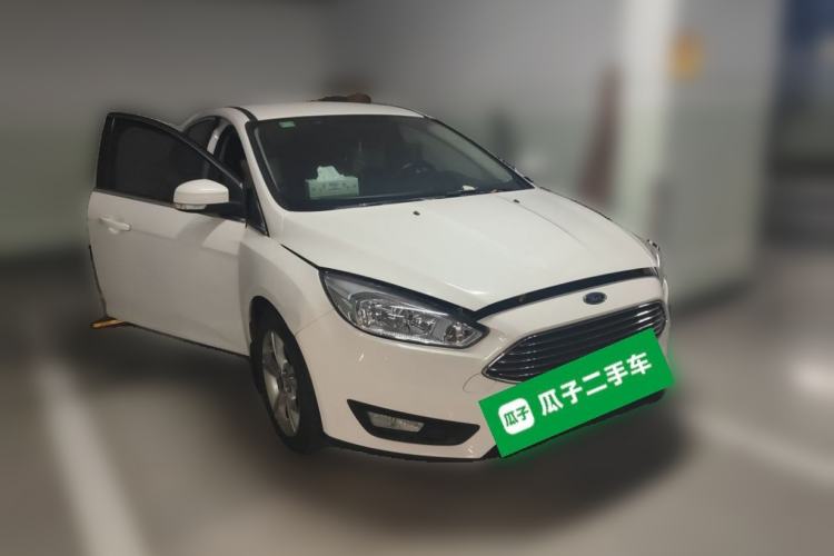 Used Ford Focus 2015 Sedan 1.6L Automatic Comfort Model Front Right 45 Deg