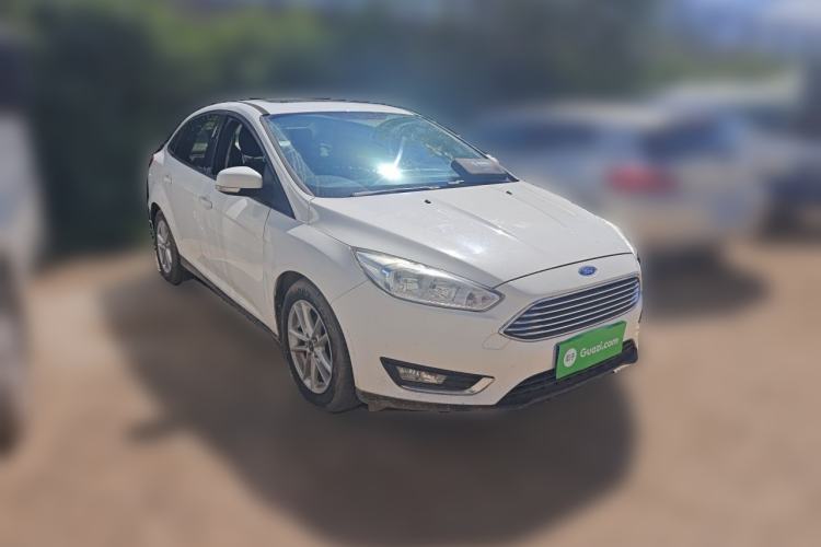 Used Ford Focus 2015 Sedan EcoBoost 125 Automatic Supreme Style Edition Front Right 45 Deg