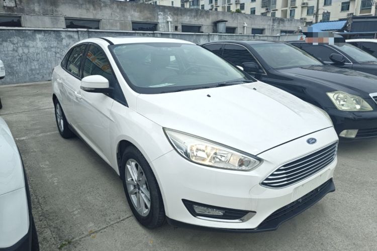 Used Ford Focus 2015 Sedan 1.6L Automatic Trend Model Front Right 45 Deg